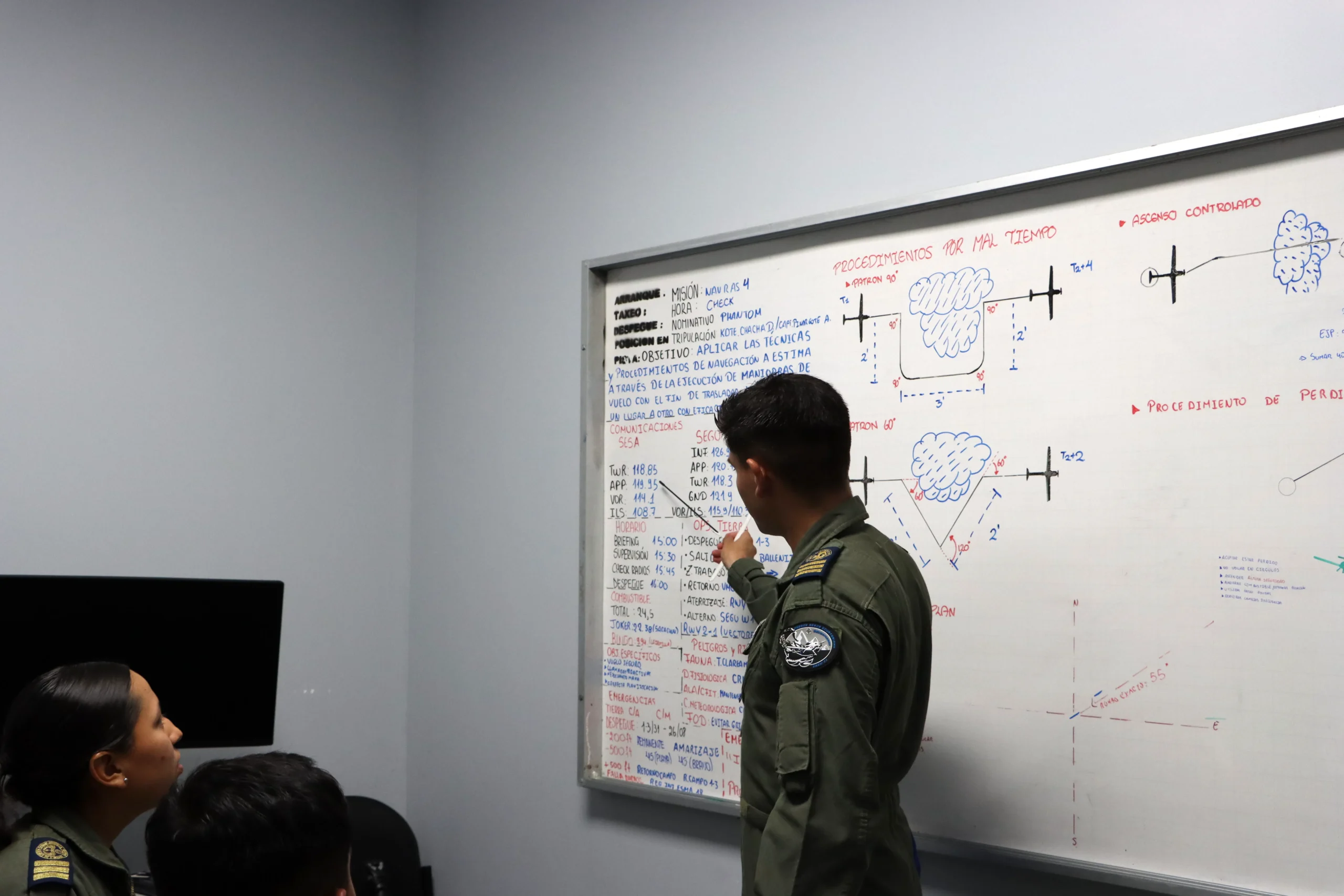 Tecnología Superior en Mecánica Aeronáutica (2)